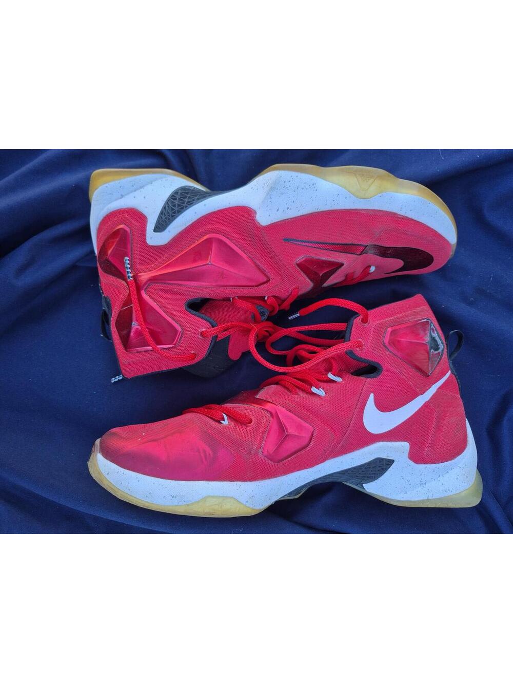 Nike LeBron 13 Away Size 12. 807219-610 Size 11.5 Pre-Owned